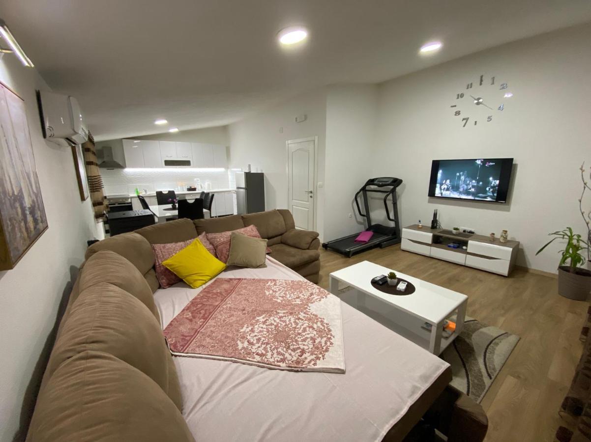 Apartments Ivanovic บาร์ ภายนอก รูปภาพ